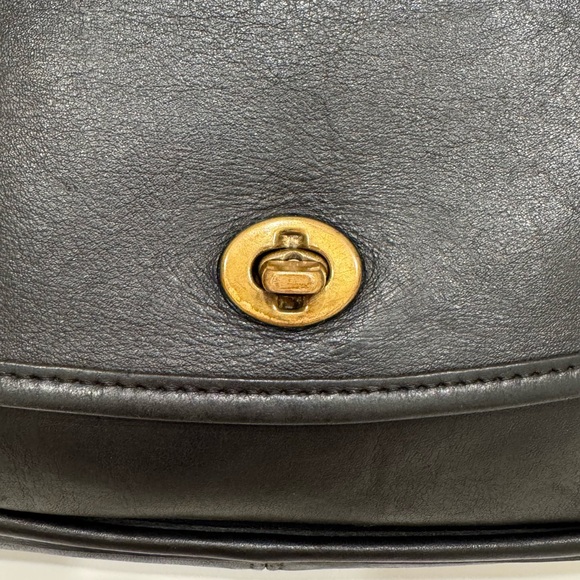 90s Vintage Coach City Bag Crossbody – Black Leather (Style 0064 203) - Picture 4 of 16